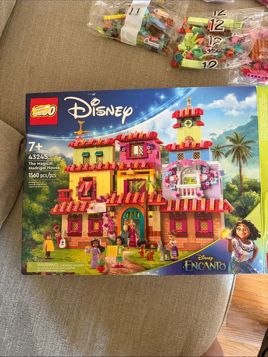 Lego Other - Disney Encanto Giant House Play Set Madrigal 1560 Pieces NWT